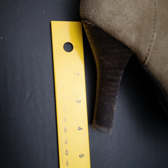 Sofft Ladies Size 7.5 Light Tan Knee High Heeled Pull On Style Suede Boots - Picture 8 of 10